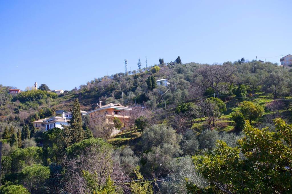 Villa La Vivagna - Casa Vista Mare Tra Gli Ulivi Leivi Exterior foto